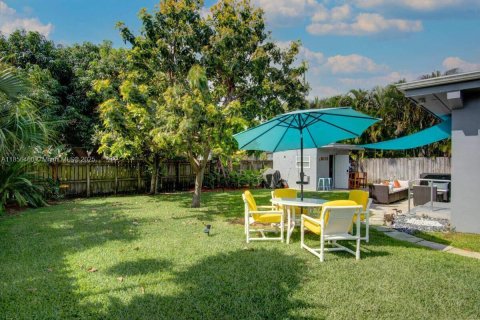 House in Wilton Manors, Florida 3 bedrooms, 152.73 sq.m. № 1890579 - photo 18