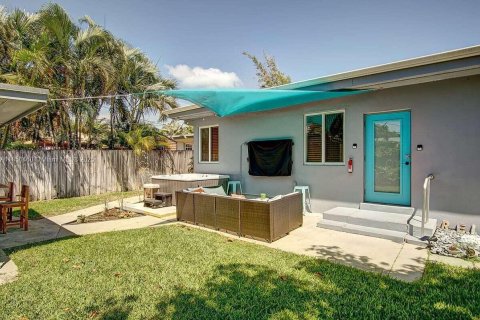 House in Wilton Manors, Florida 3 bedrooms, 152.73 sq.m. № 1890579 - photo 17