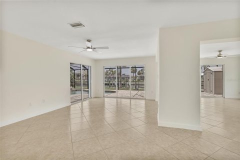 House in Punta Gorda, Florida 3 bedrooms, 167.22 sq.m. № 1772926 - photo 21
