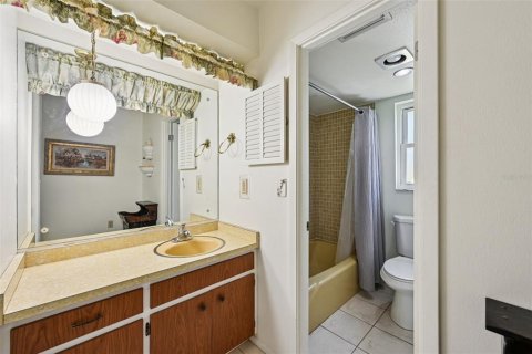 House in Venice, Florida 2 bedrooms, 137.68 sq.m. № 2119906 - photo 2