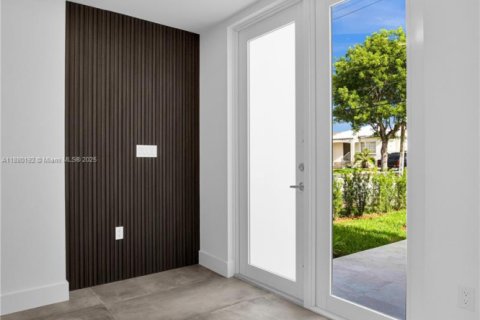 Condominio en venta en Miami, Florida, 3 dormitorios, 172.05 m2 № 1925477 - foto 4