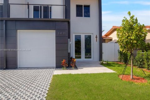 Condominio en venta en Miami, Florida, 3 dormitorios, 172.05 m2 № 1925477 - foto 3