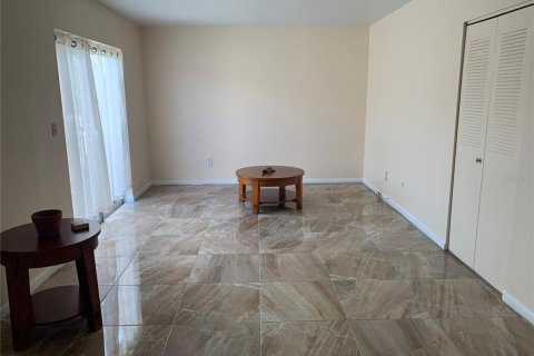 Copropriété à vendre à Clearwater, Floride: 2 chambres, 75.53 m2 № 1813588 - photo 4