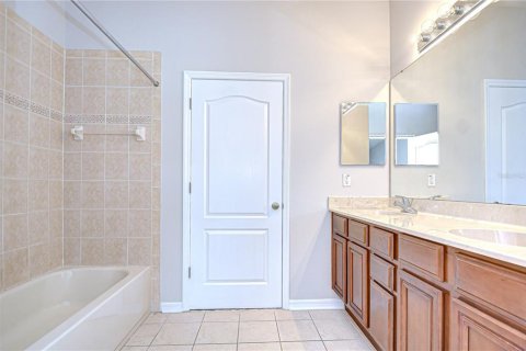 Townhouse in Wesley Chapel, Florida 2 bedrooms, 145.86 sq.m. № 1875769 - photo 17