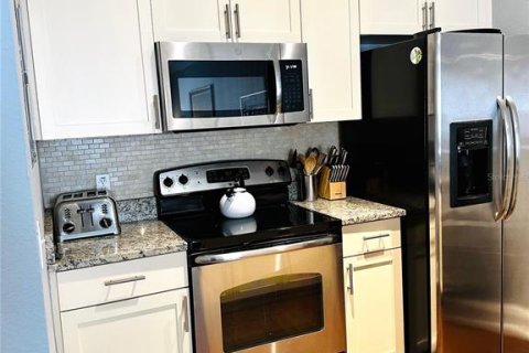 Townhouse in Kissimmee, Florida 3 bedrooms, 120.77 sq.m. № 2116915 - photo 6