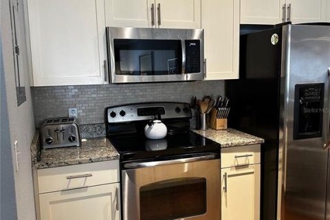 Townhouse in Kissimmee, Florida 3 bedrooms, 120.77 sq.m. № 2116915 - photo 14