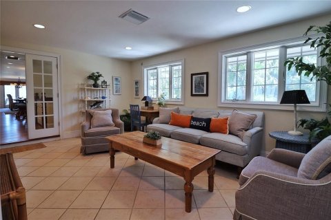 Casa en alquiler en New Smyrna Beach, Florida, 4 dormitorios, 381.27 m2 № 1648436 - foto 6
