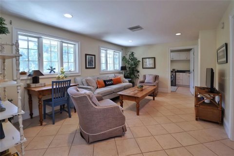 Casa en alquiler en New Smyrna Beach, Florida, 4 dormitorios, 381.27 m2 № 1648436 - foto 5