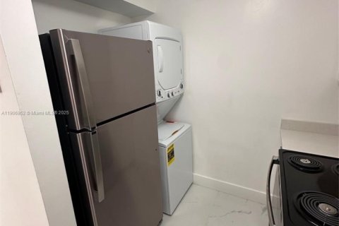 Снять в аренду кондоминиум в Корал-Спрингс, Флорида 2 спальни, 71.35м2, № 1965805 - фото 10