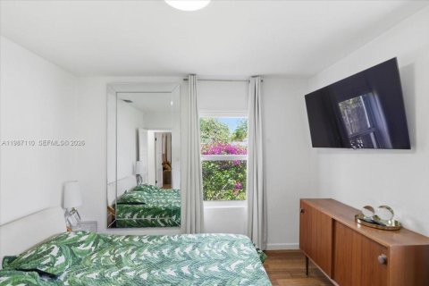 House in Miami, Florida 2 bedrooms, 75.34 sq.m. № 2046549 - photo 30
