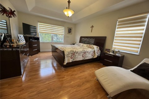 Casa en venta en Weston, Florida, 4 dormitorios, 231.51 m2 № 1998375 - foto 17