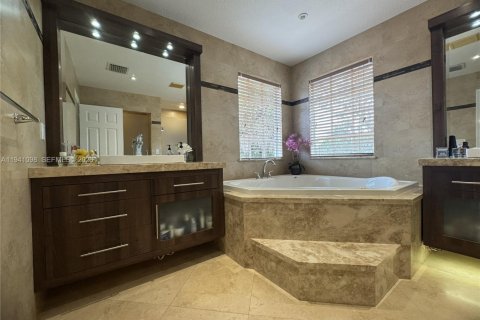 Casa en venta en Weston, Florida, 4 dormitorios, 231.51 m2 № 1998375 - foto 19