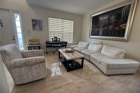 Casa en venta en Weston, Florida, 4 dormitorios, 231.51 m2 № 1998375 - foto 4