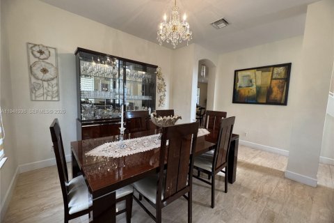Casa en venta en Weston, Florida, 4 dormitorios, 231.51 m2 № 1998375 - foto 7