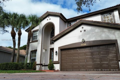 Casa en Weston, Florida 4 dormitorios, 231.51 m2 № 1998375
