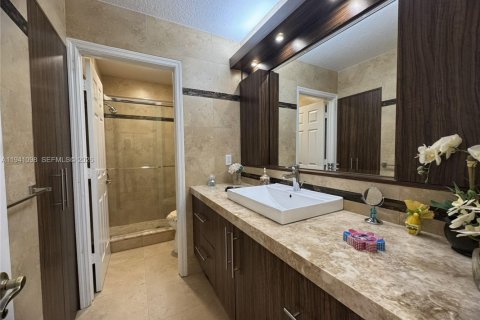 Casa en venta en Weston, Florida, 4 dormitorios, 231.51 m2 № 1998375 - foto 27