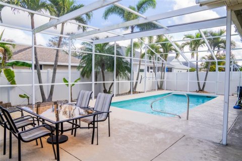House in Bradenton, Florida 3 bedrooms, 124.4 sq.m. № 1508060 - photo 3