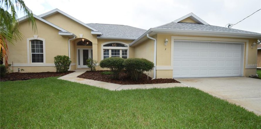 House in Palm Coast, Florida 3 bedrooms, 157.66 sq.m. № 1876419