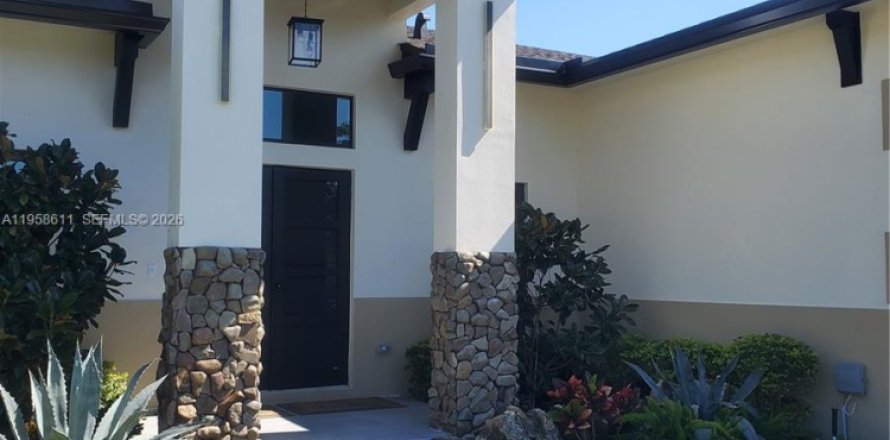 Casa en Haverhill, Florida 5 dormitorios, 373.19 m2 № 2027475