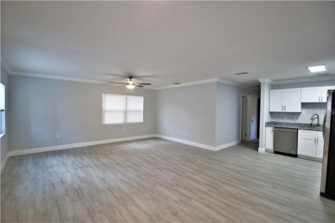 Villa ou maison à louer à Tampa, Floride: 4 chambres, 127.09 m2 № 2384300 - photo 5
