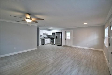 Villa ou maison à louer à Tampa, Floride: 4 chambres, 127.09 m2 № 2384300 - photo 4