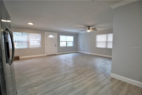 Villa ou maison à louer à Tampa, Floride: 4 chambres, 127.09 m2 № 2384300 - photo 3