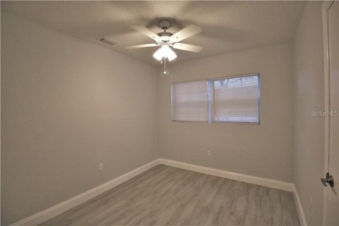 Villa ou maison à louer à Tampa, Floride: 4 chambres, 127.09 m2 № 2384300 - photo 16