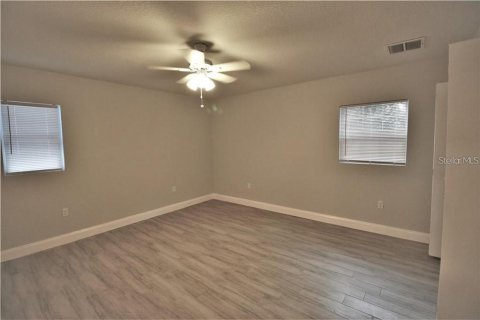 Villa ou maison à louer à Tampa, Floride: 4 chambres, 127.09 m2 № 2384300 - photo 6