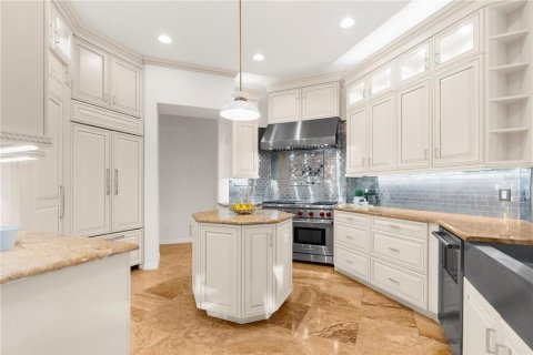 House in Tampa, Florida 5 bedrooms, 316.7 sq.m. № 1847026 - photo 3