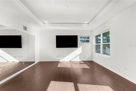 House in Tampa, Florida 5 bedrooms, 316.7 sq.m. № 1847026 - photo 29