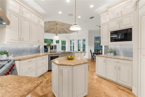 House in Tampa, Florida 5 bedrooms, 316.7 sq.m. № 1847026 - photo 4