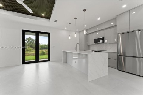 Villa ou maison à vendre à Lehigh Acres, Floride: 3 chambres, 120.03 m2 № 1950198 - photo 4