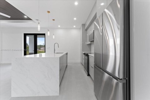 Villa ou maison à vendre à Lehigh Acres, Floride: 3 chambres, 120.03 m2 № 1950198 - photo 9