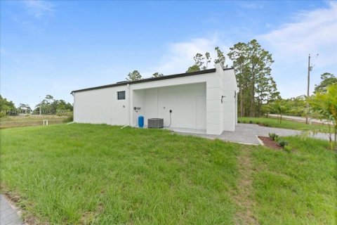 Villa ou maison à vendre à Lehigh Acres, Floride: 3 chambres, 120.03 m2 № 1950198 - photo 25