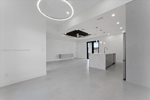 Villa ou maison à vendre à Lehigh Acres, Floride: 3 chambres, 120.03 m2 № 1950198 - photo 3