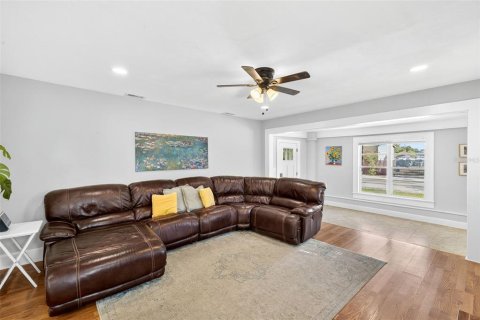 Casa en venta en Saint Petersburg, Florida, 3 dormitorios, 167.22 m2 № 1810848 - foto 8