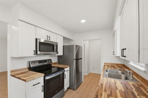 Villa ou maison à vendre à Sanford, Floride: 4 chambres, 130.81 m2 № 2211216 - photo 13