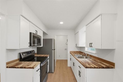 Villa ou maison à vendre à Sanford, Floride: 4 chambres, 130.81 m2 № 2211216 - photo 12