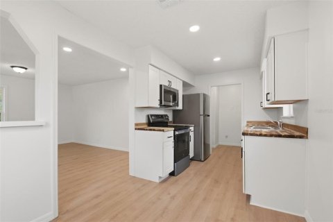 Villa ou maison à vendre à Sanford, Floride: 4 chambres, 130.81 m2 № 2211216 - photo 10