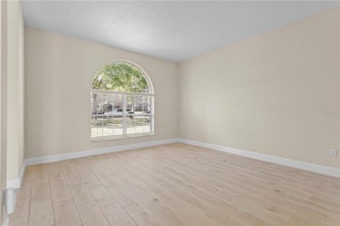House in Orlando, Florida 5 bedrooms, 309.92 sq.m. № 1326740 - photo 5