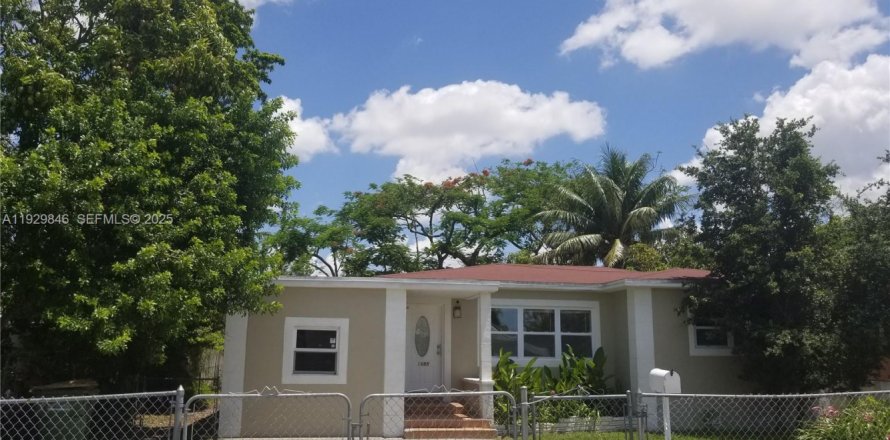 Дом в Норт-Майами, Флорида 3 спальни, 109.62м2 № 1988825