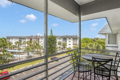 Condo in Lauderhill, Florida, 1 bedroom  № 2245672 - photo 7