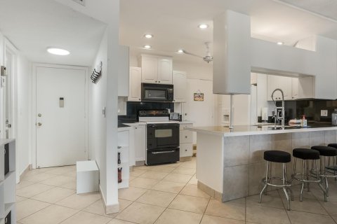 Condo in Lauderhill, Florida, 1 bedroom  № 2245672 - photo 8