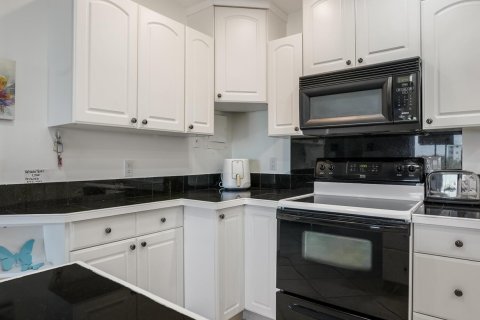 Condo in Lauderhill, Florida, 1 bedroom  № 2245672 - photo 10
