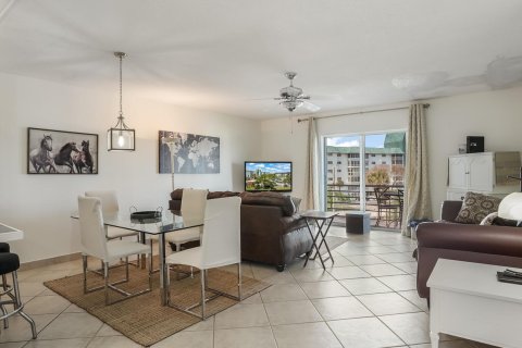 Condo in Lauderhill, Florida, 1 bedroom  № 2245672 - photo 13
