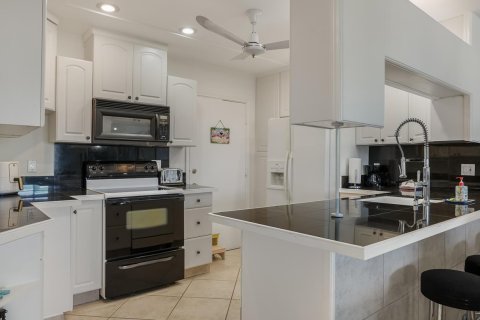 Condo in Lauderhill, Florida, 1 bedroom  № 2245672 - photo 2