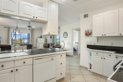 Condo in Lauderhill, Florida, 1 bedroom  № 2245672 - photo 11
