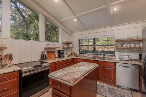 House in Silver Springs Shores, Florida 3 bedrooms, 174.66 sq.m. № 2396242 - photo 8