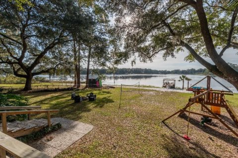 House in Silver Springs Shores, Florida 3 bedrooms, 174.66 sq.m. № 2396242