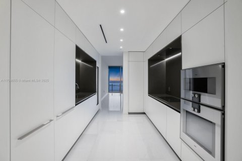 Condo in Miami, Florida, 3 bedrooms  № 1703930 - photo 12